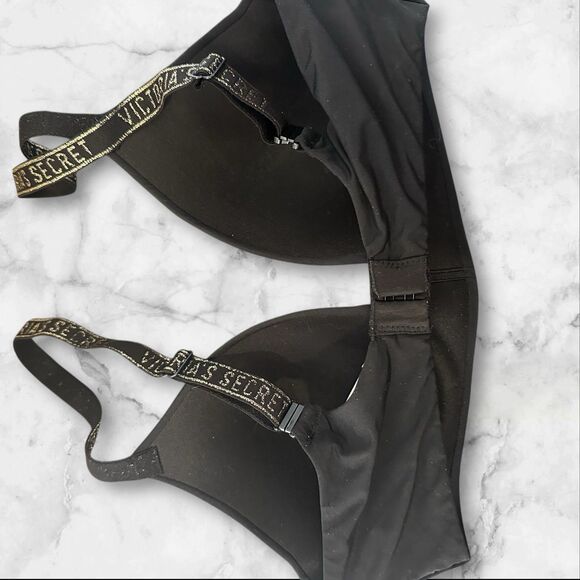 Victoria’s Secret Wireless Bra Size 32D Black Lightly Lined TShirt Logo Straps - Picture 3 of 6